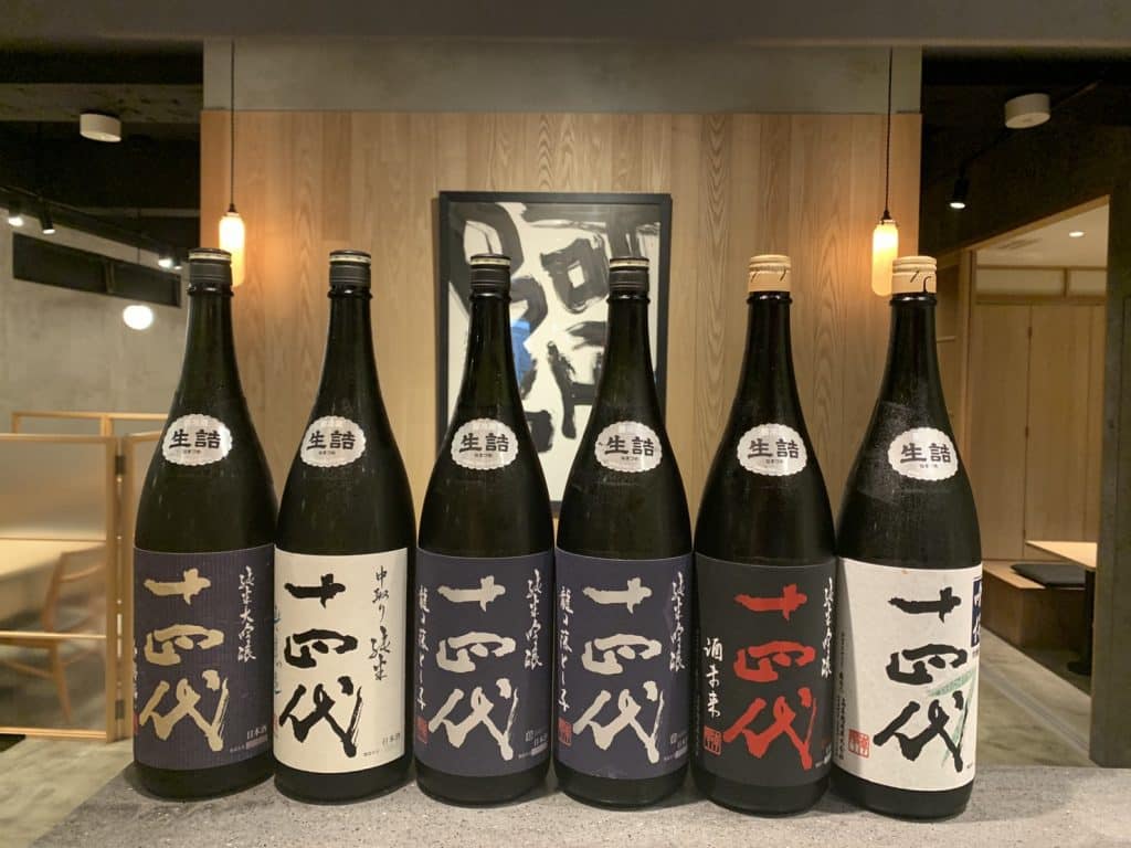 人気銘柄日本酒『十四代』もとりそろえております。